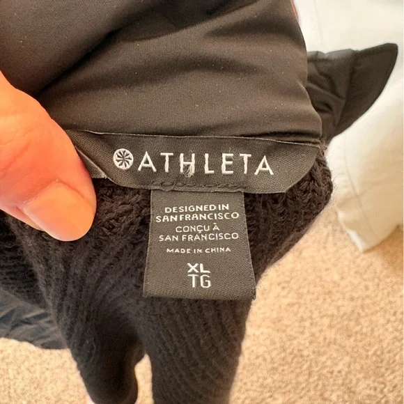 NWOT! Athleta Black Puffer Mixed Media Vest - Picture 9 of 9